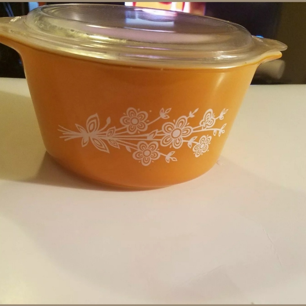 Vintage Pyrex BUTTERFLY FLOWER 475-B Casserole Bow
